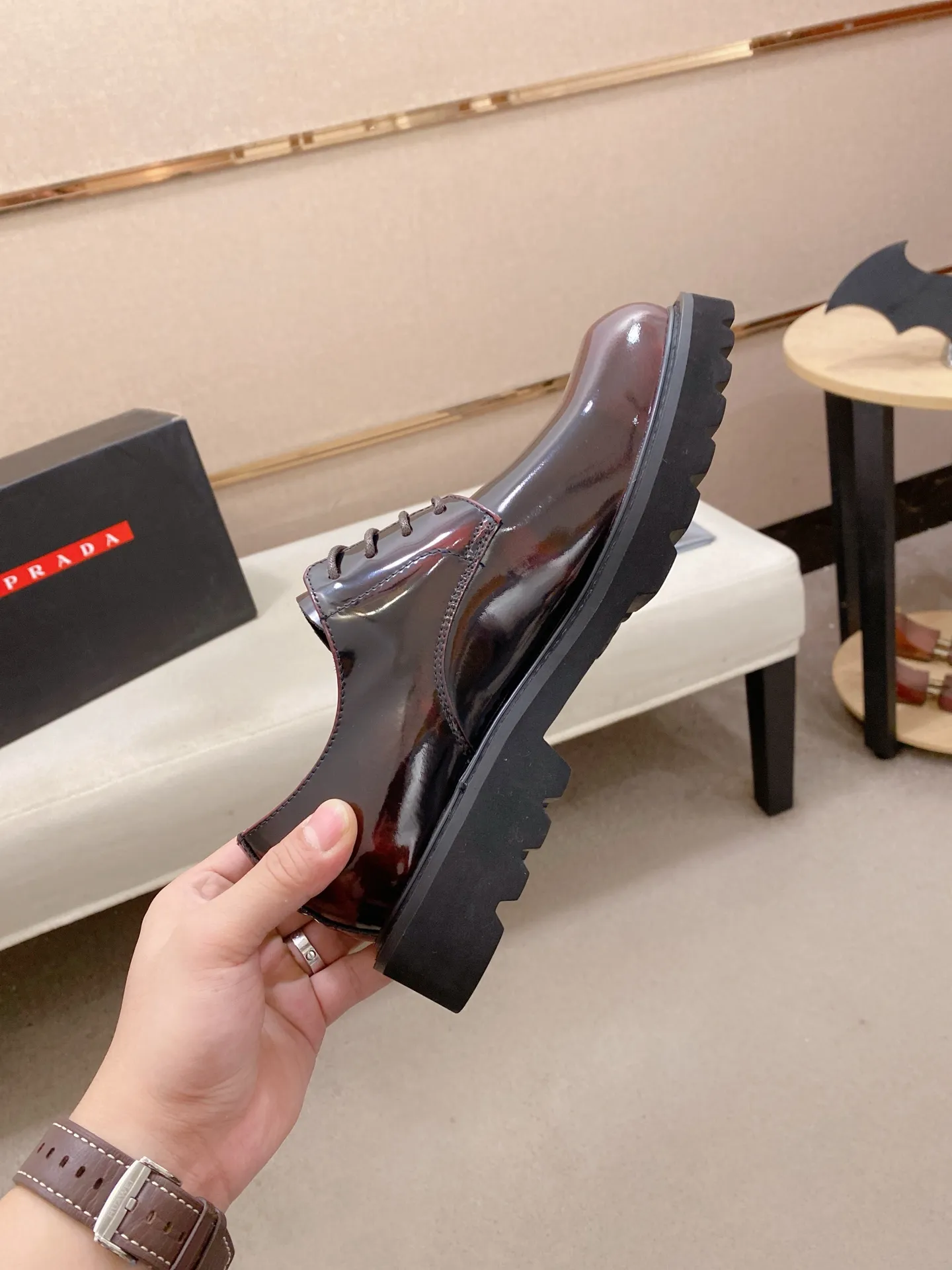 Factory price 640💰 🍁🍁High version High-quality new PRADA (Prada) counters are launched simultaneously, new men's shoes, 😘fabrics are selected from imported lacquered first-layer cowhide, and imported cowhide lining. 👍🏿 High-end ☄️ air-cushion molded anti-slip rubber outsole, exquisite lines, simple and elegant, comfortable and high-end for leisure travel. Code number: 38 to 45